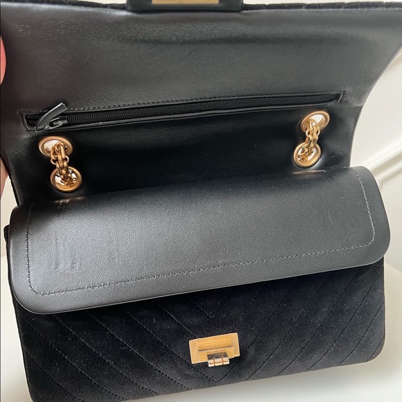 CHANEL REISSUE VELVET DOUBLE FLAP - Picture 8 of 10